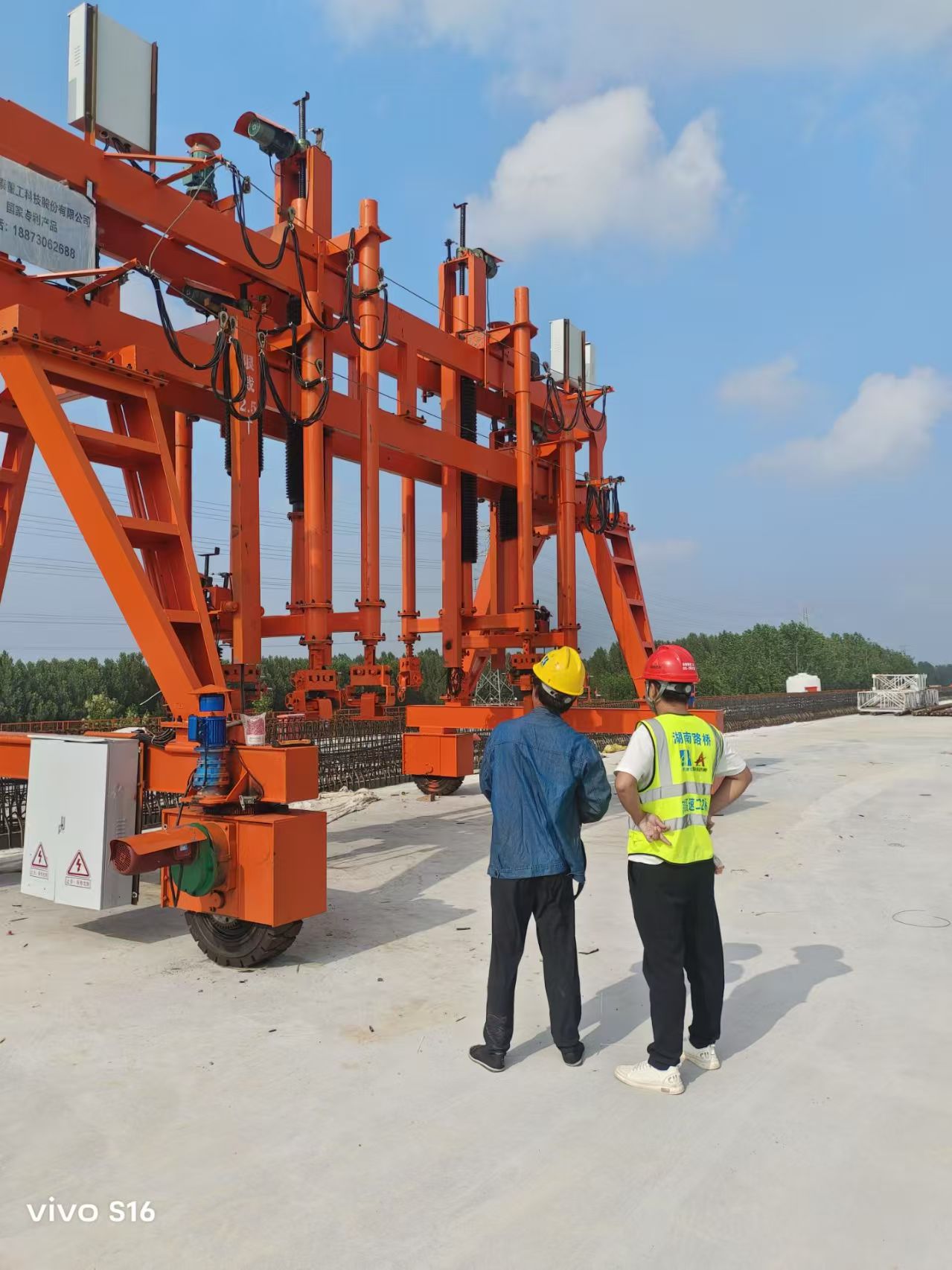 河北涿州湖南路橋京雄二期SG-2標行車投入使用 河北涿州湖南路橋京雄二期SG-2標行車投入使用